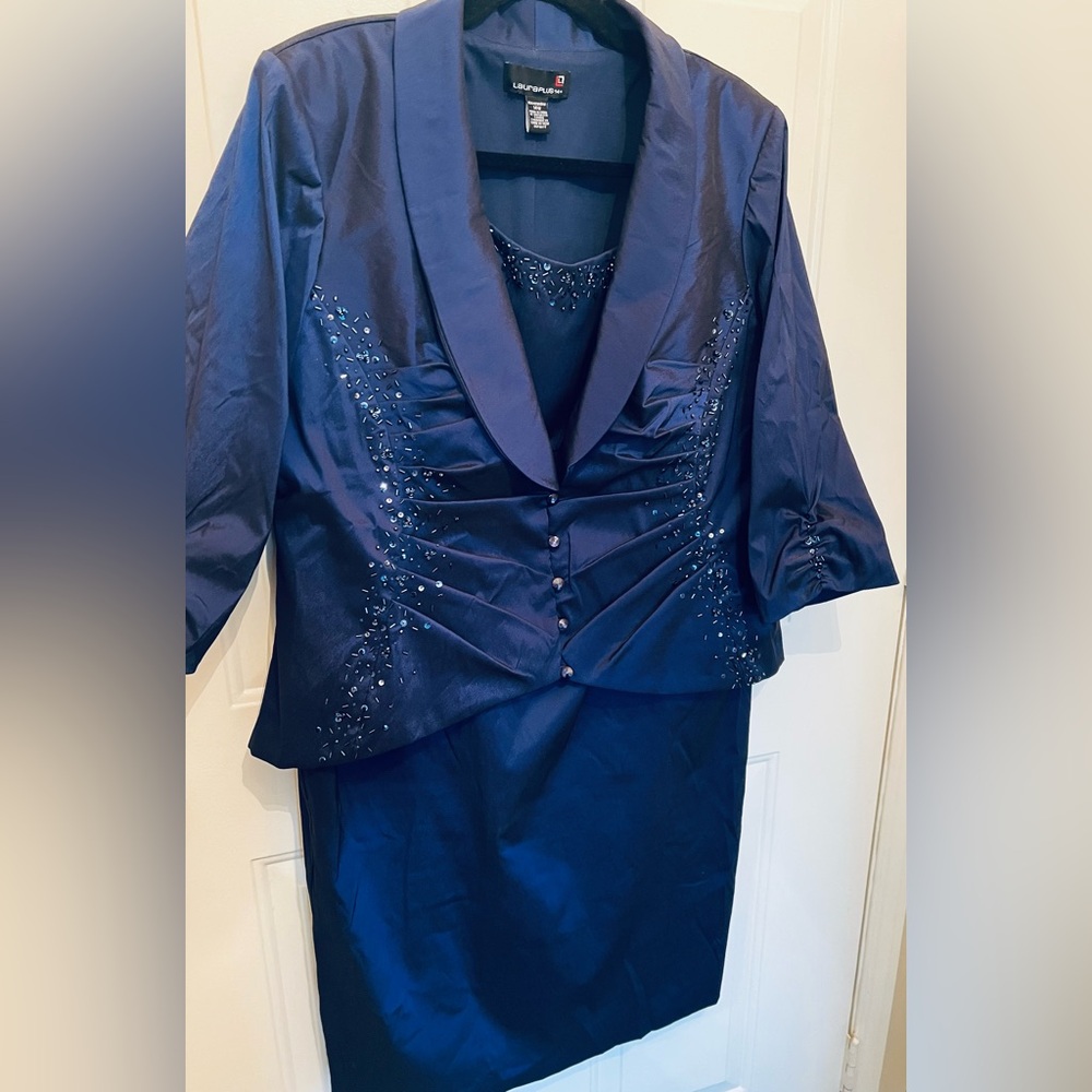 Stunning dress by Laura, for Grad, mother of the bride or bridesmaid size 14 🦋